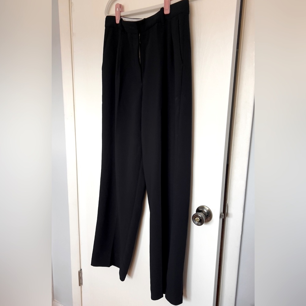 Aritzia The Effortless Pants, Crepette, Regular in Black, Size 10
